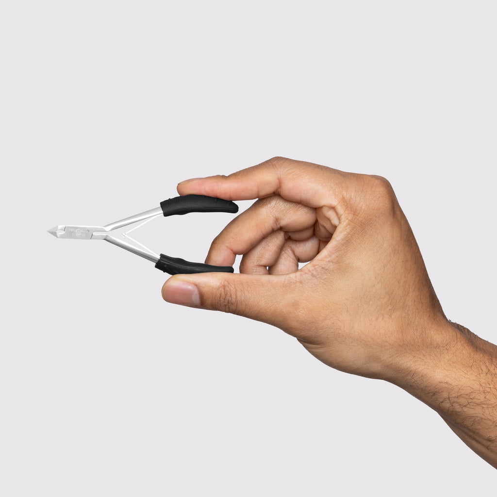 Tweezerman Great Grip Cuticle Nipper Black Stainless Steel