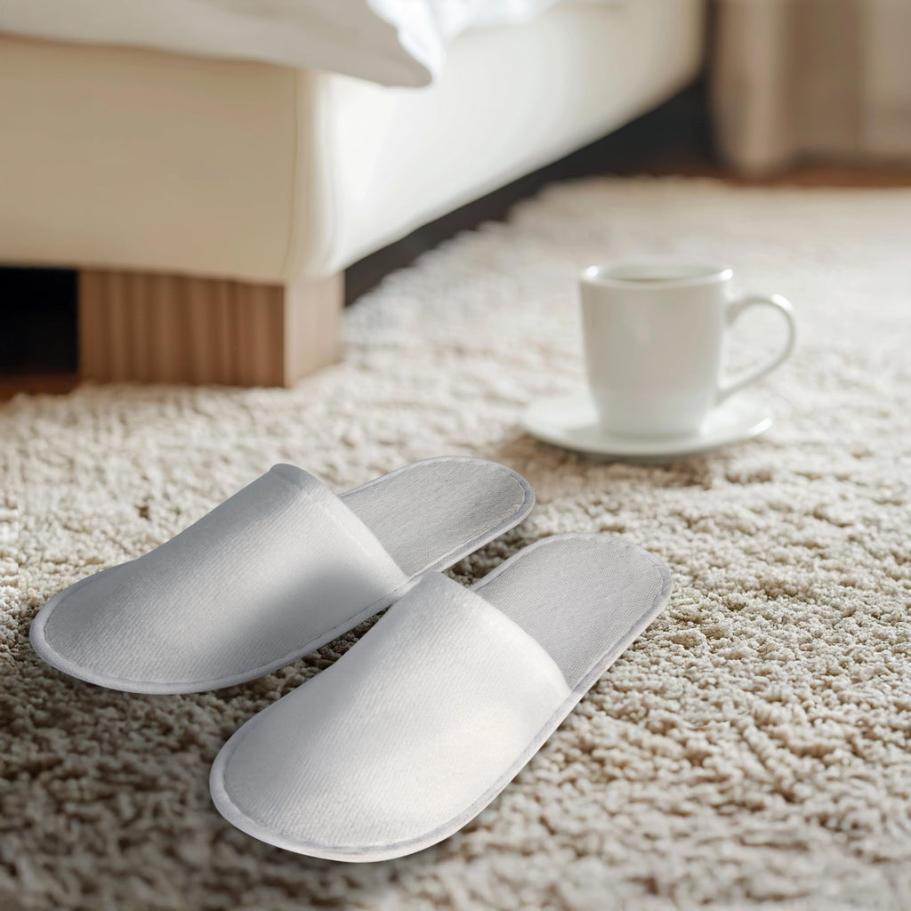 UrbanRoots 28 Pairs Disposable Guest Slippers with Pouch, Non-Slip White House Slippers